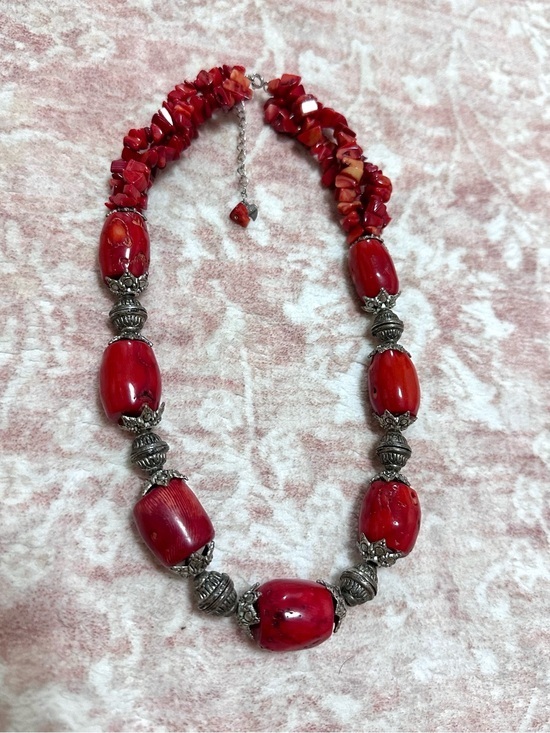Jewelry - Genuine Coral 🌹 Beaded Necklace